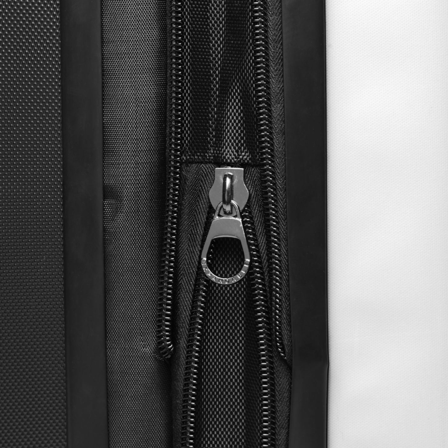 G&G Suitcase